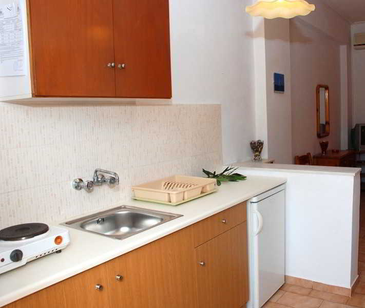 Eleni'S Garden & Castello Suites Alykanas  Exterior photo