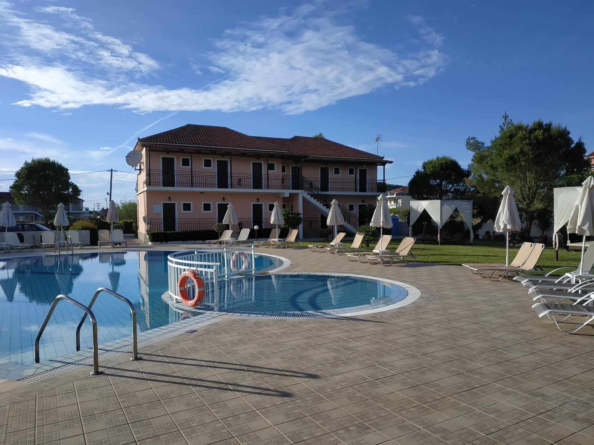 Eleni'S Garden & Castello Suites Alykanas  Exterior photo