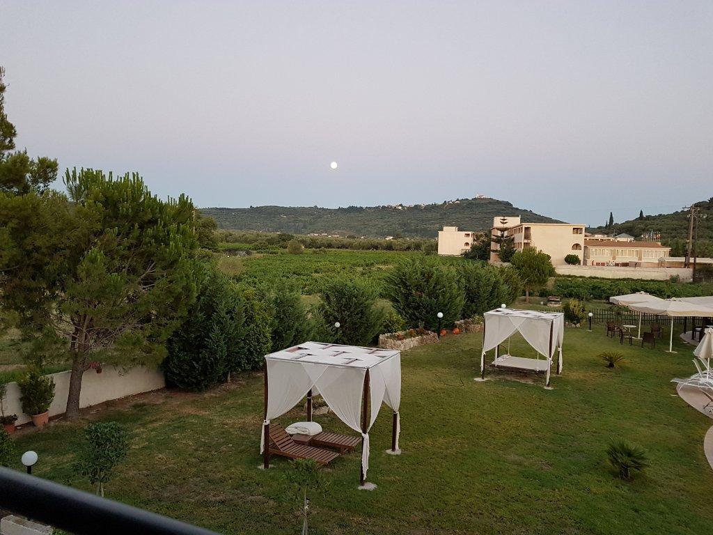 Eleni'S Garden & Castello Suites Alykanas  Exterior photo