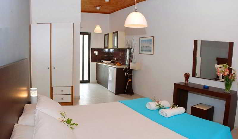 Eleni'S Garden & Castello Suites Alykanas  Exterior photo