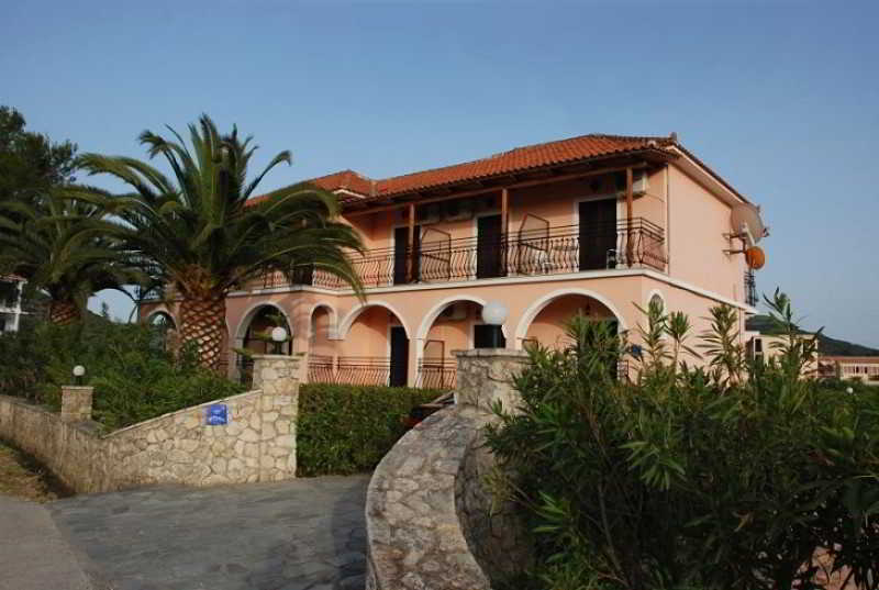 Eleni'S Garden & Castello Suites Alykanas  Exterior photo